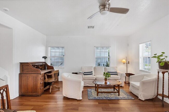 Foto del edificio - 508 Howard Ct