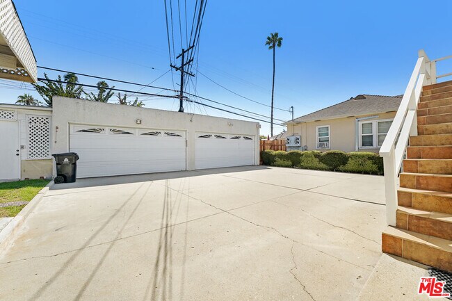 Foto del edificio - 1428 S Genesee Ave