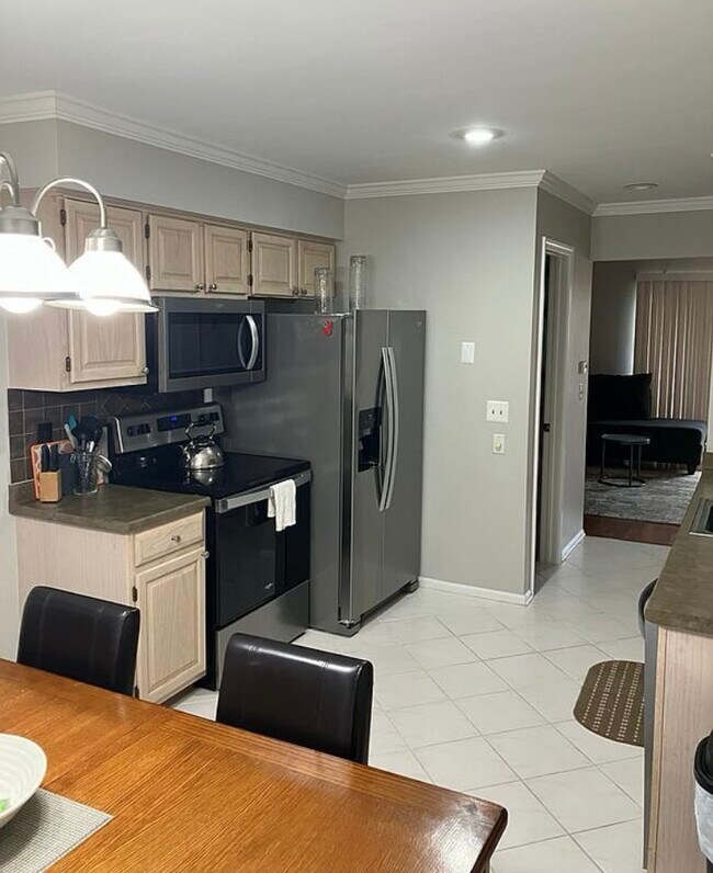 Foto del edificio - 7088 Colonial Oaks
