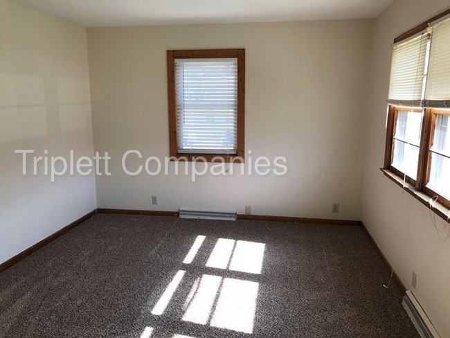Building Photo - 3411 Tripp St