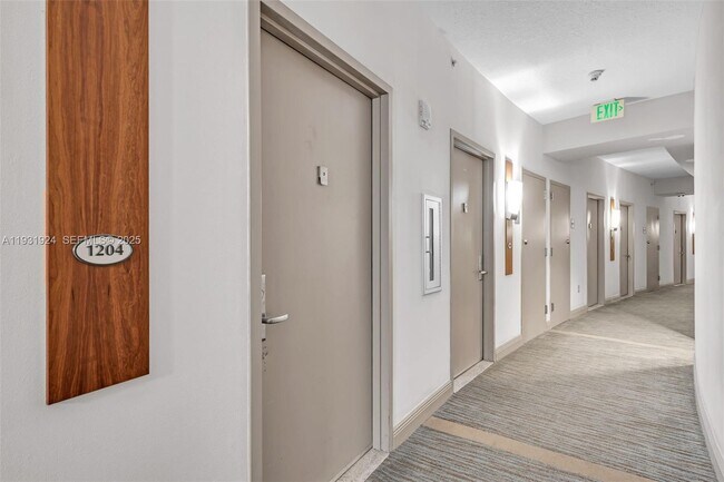 Foto del edificio - 1750 N Bayshore Dr