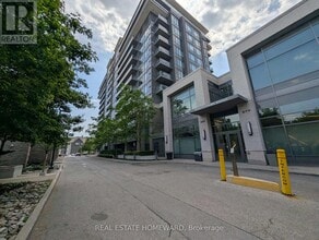 Building Photo - 325 South Park Rd