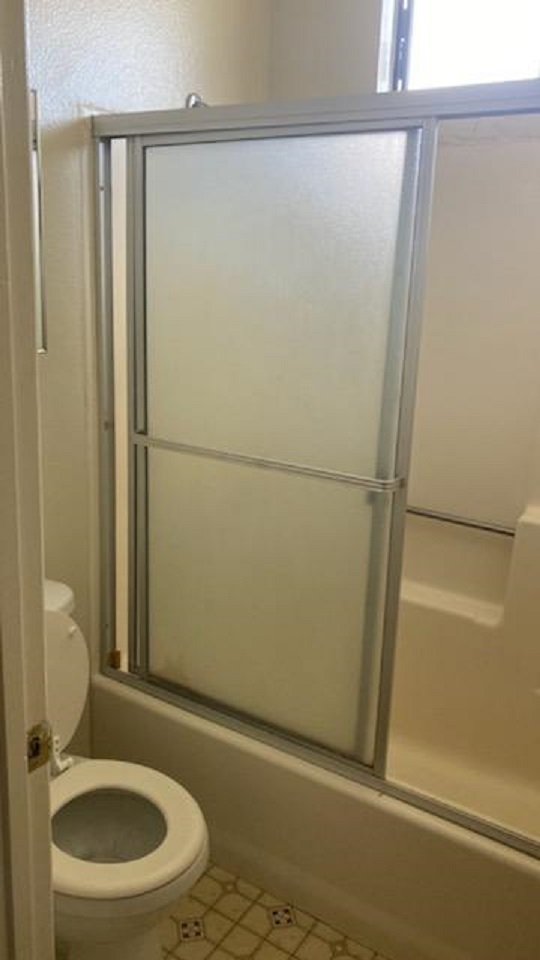 Bathroom - 11126 Morrison St