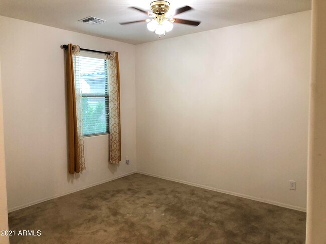 Foto del edificio - 8457 N 61st Ln