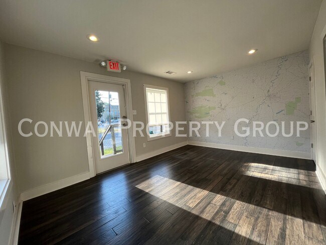 Building Photo - 831 Faulkner St