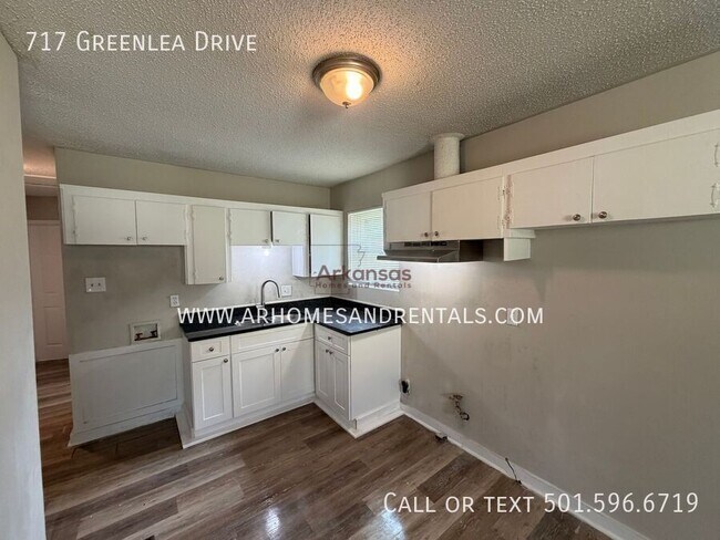 Foto del edificio - 717 Greenlea Dr