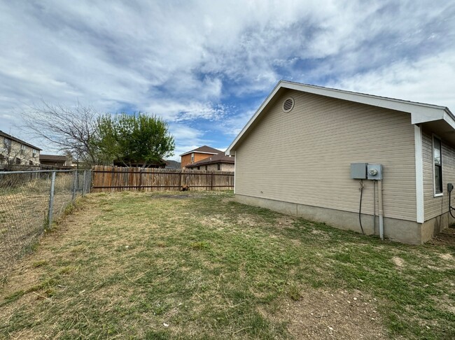 Foto del edificio - 195 Richland Hills Blvd