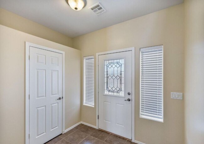 Foto del edificio - Beautiful 3 Bed/2.5 Bath Home in Phoenix! ...