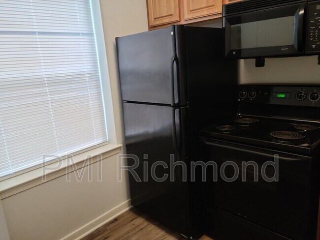 Foto del edificio - 3510 E Richmond Rd
