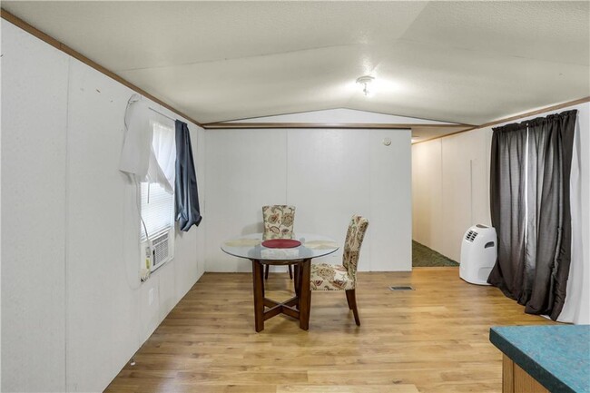 Building Photo - 21424 Coyote Trl