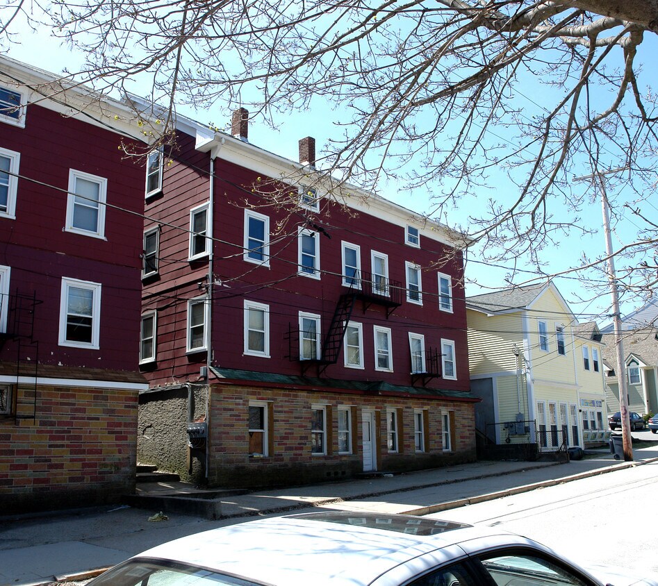 Building Photo - 140 Sayles St