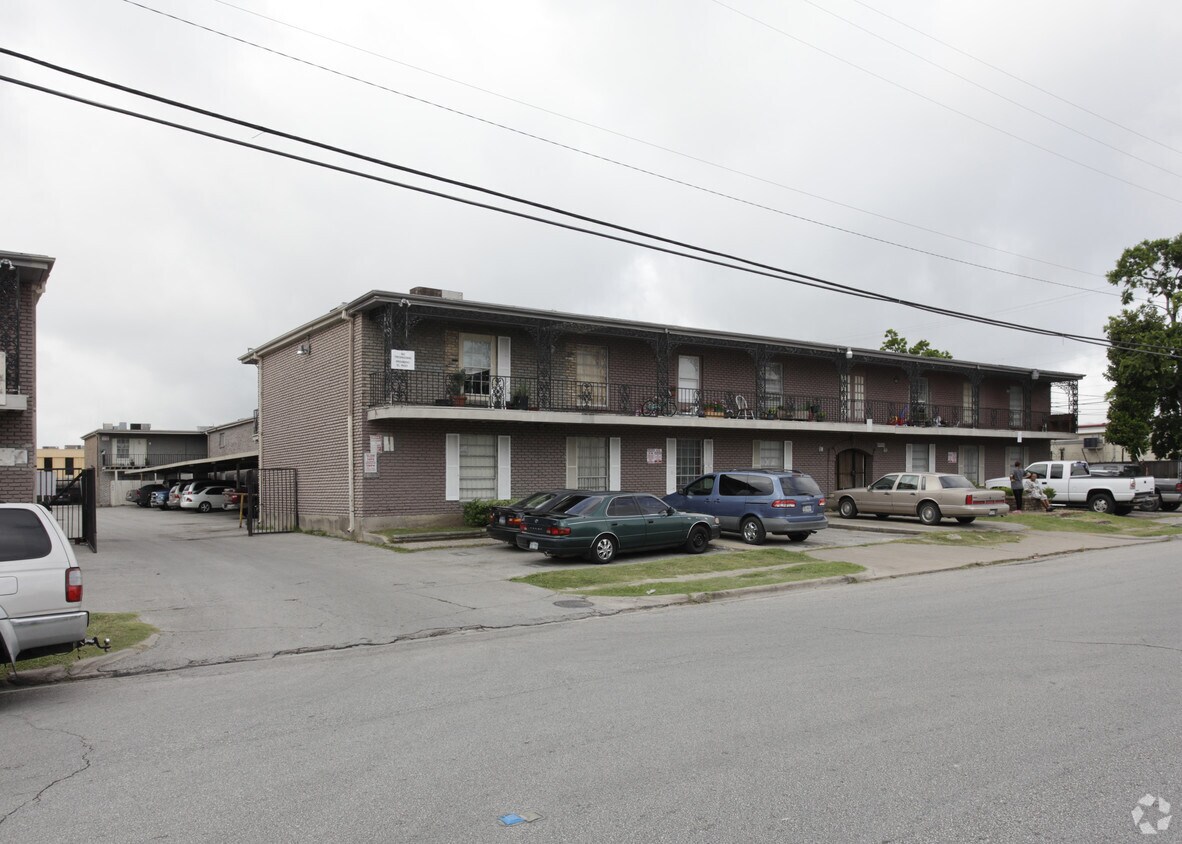 Foto del edificio - Carriage Way Apartments