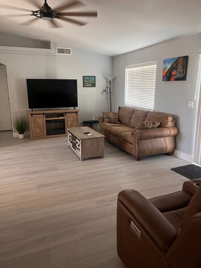 Foto del edificio - Short Term Summer Rental Available June-November 2025