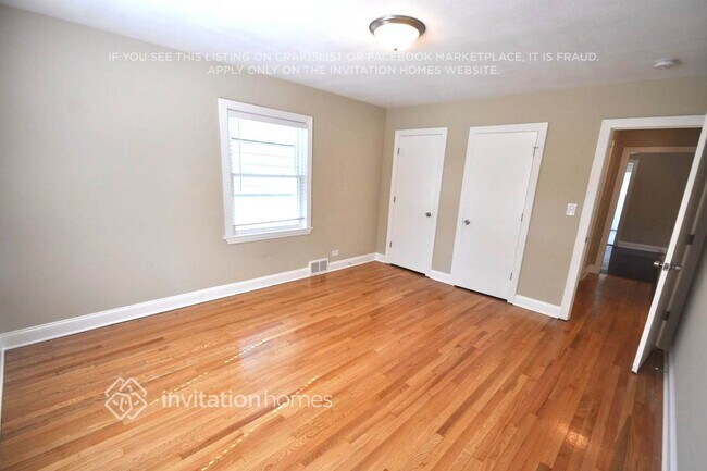 Building Photo - 9852 Schiller Blvd