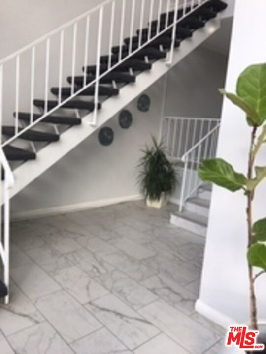 Foto del edificio - 12205 Gorham Ave