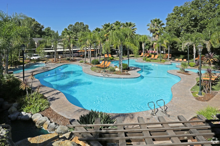 THE PALMS APARTMENT HOMES