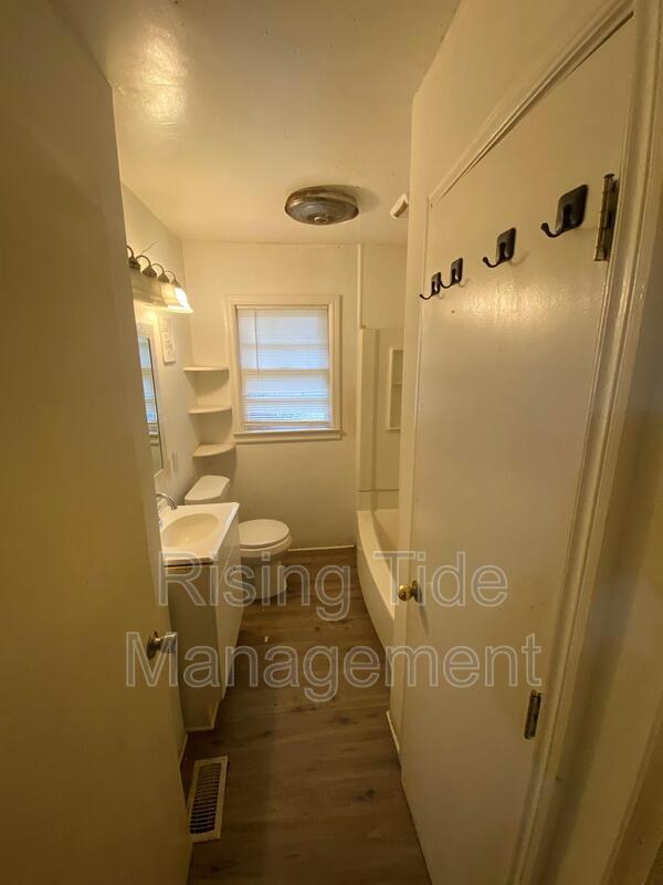 Building Photo - 939 Catherine St