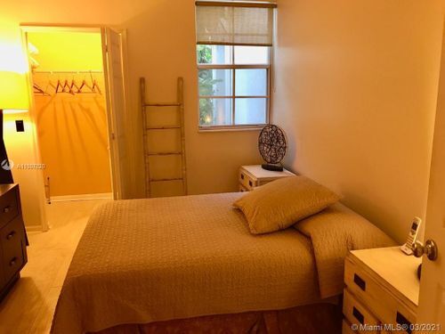 Foto del edificio - 3235 NE 184th St