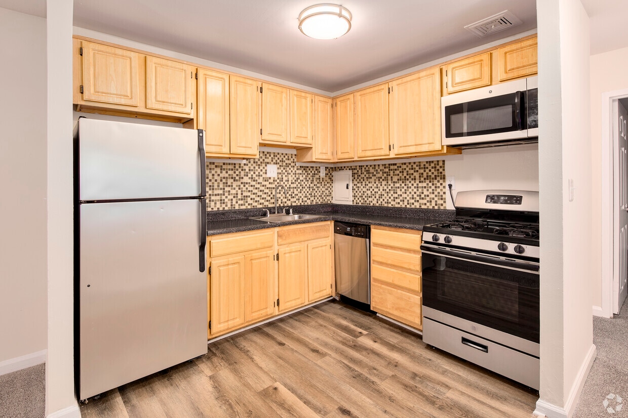 Primary Photo - Potomac Ridge Apartments