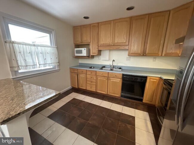 Foto del edificio - 909 Cottage St SW