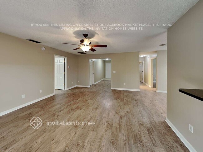 Foto del edificio - 7856 Collins Ridge Blvd