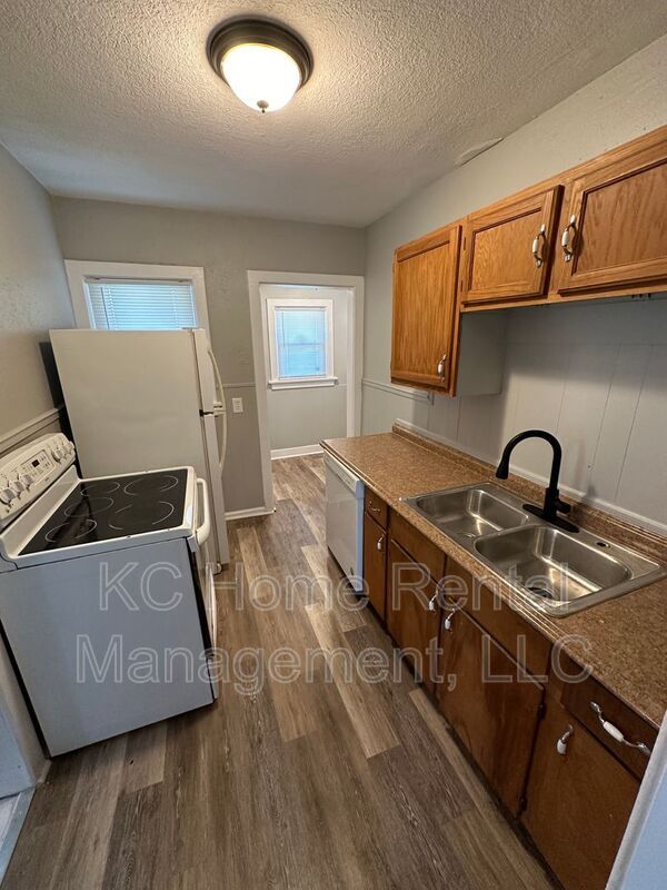 Foto del edificio - 3708 E 72nd St
