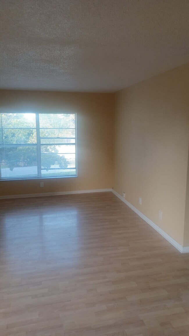 Foto del edificio - 401 SW 13th Pl