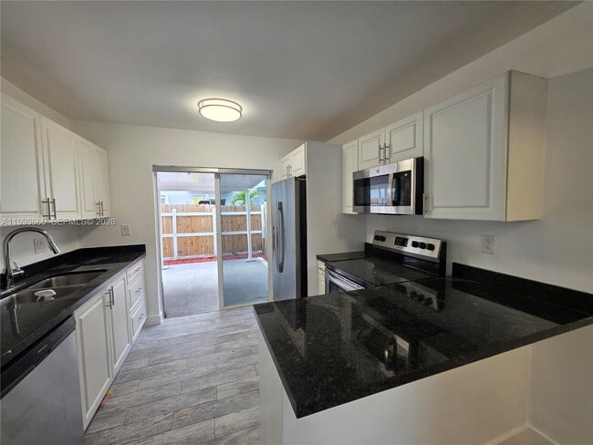 Building Photo - 7971 SW 152nd Ave