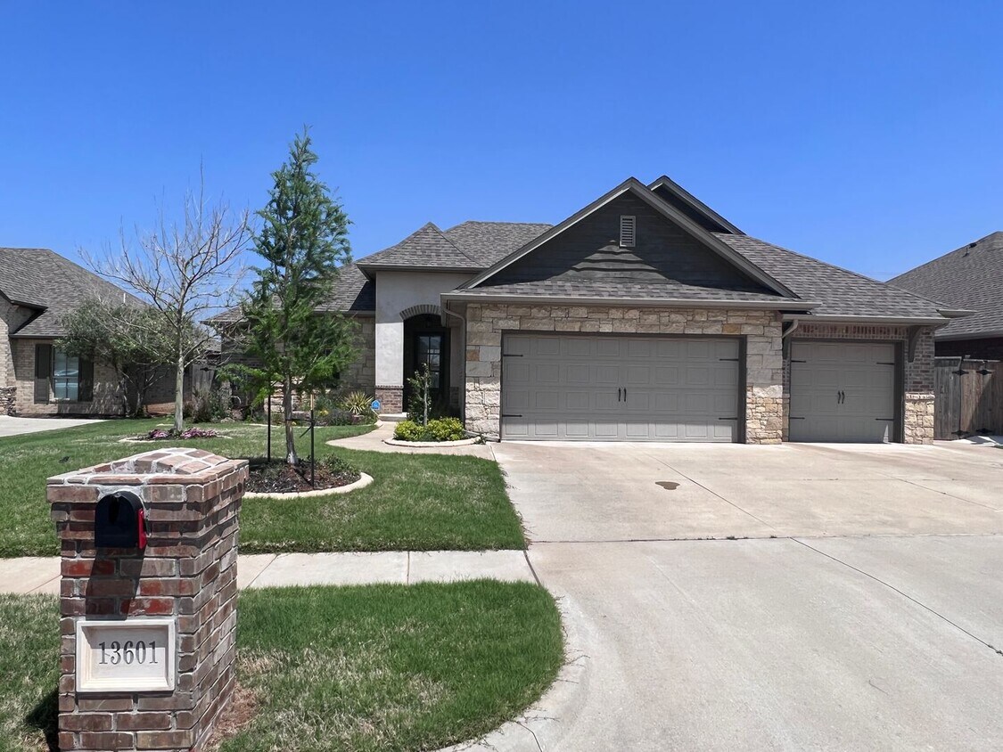 13601 Cobblestone Curve Rd, Oklahoma City, OK 73142 House Rental in