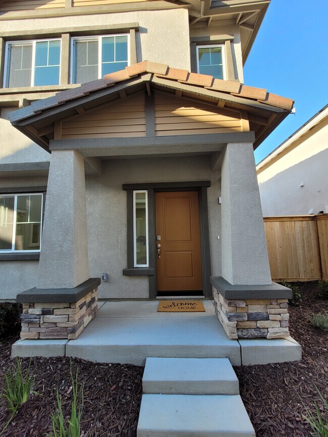 7048 Santa Pl, Roseville, CA 95747 House Rental in Roseville