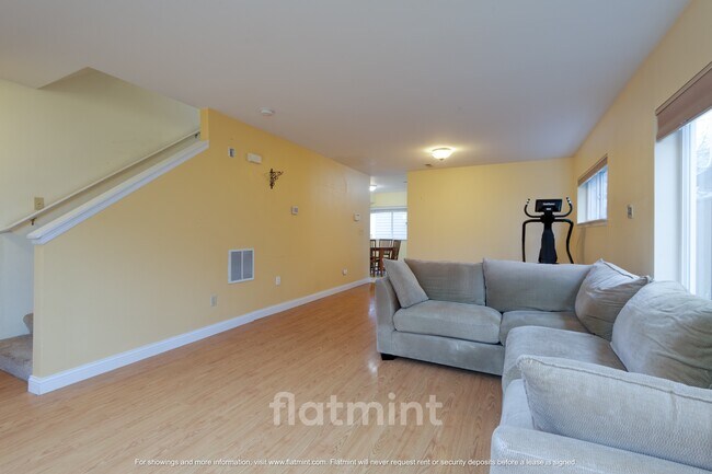 Foto del edificio - 1728 26th Ave S