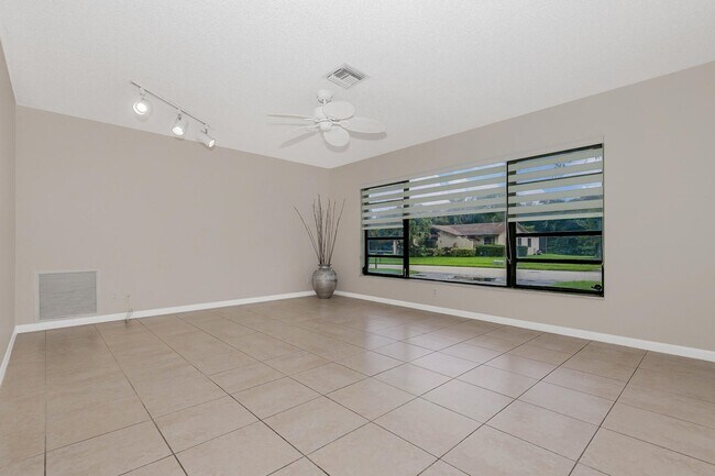 Foto del edificio - 2831 NW 51st Ter