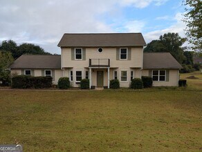 Building Photo - 165 Heritage Farm Ln