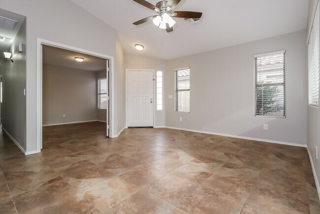 Foto del edificio - 12913 W Sheridan St