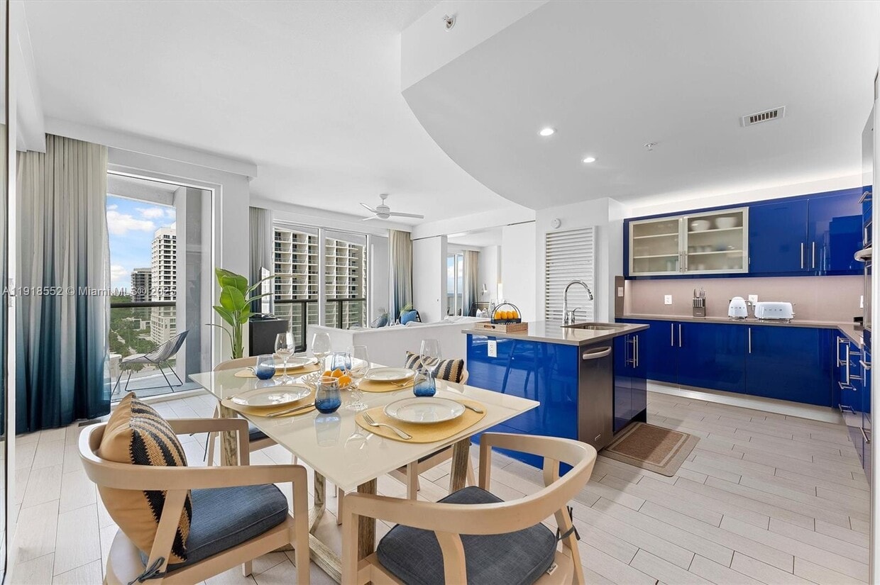 Foto principal - 3101 Bayshore Dr