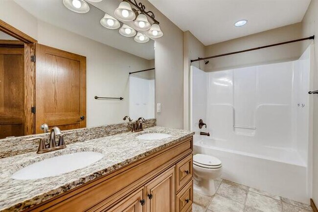 Foto del edificio - 7355 Old Mill Rd, Centerville, MN, 55038