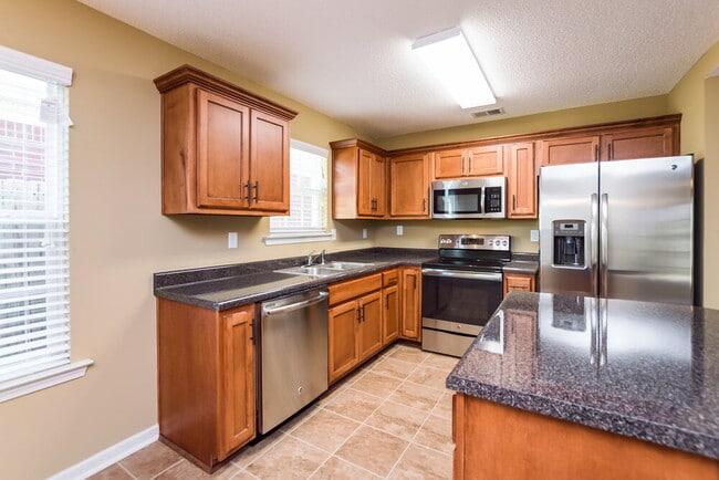 Building Photo - 9846 White Poplar Dr