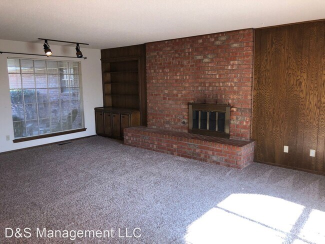 Building Photo - 2 br, 1.5 bath House - 4106 NW 34th Street