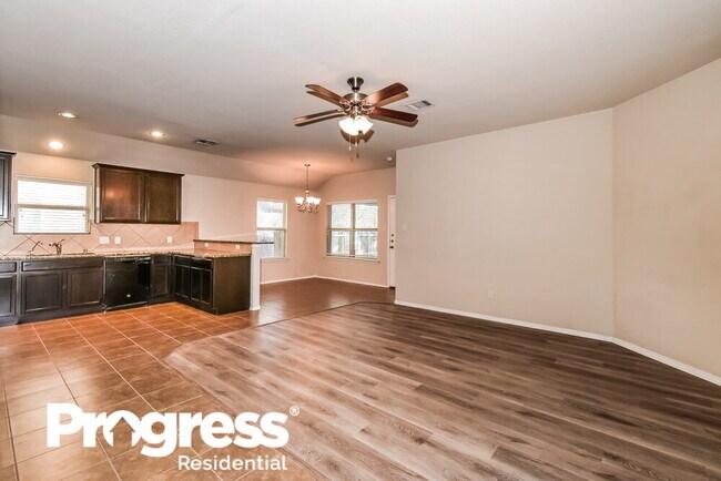 Building Photo - 2721 Leslie Ln
