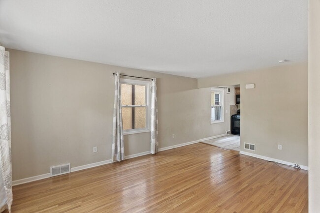 Building Photo - 4416 Lyndale Ave S