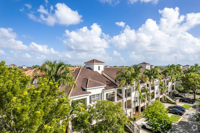 Foto del edificio - Poinciana Place