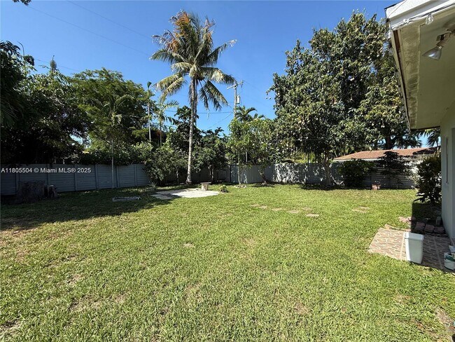 Foto del edificio - 1285 NE 103rd St