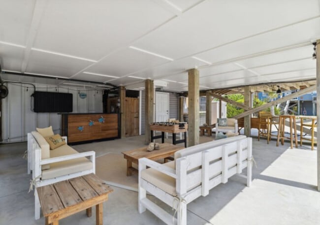 Building Photo - 210 Port Dr