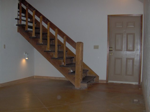 Building Photo - 13733 Fairhill Ave