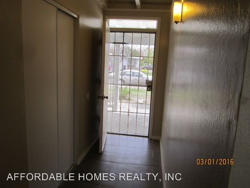 Building Photo - 830 Todhunter Ave