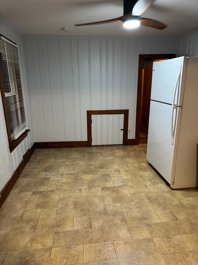 Foto del edificio - 618 Leonard Ave