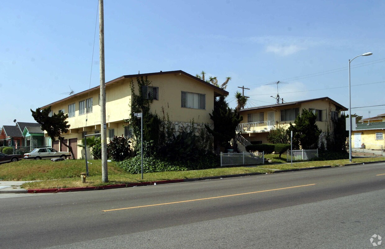 Primary Photo - 2900 W 54th St