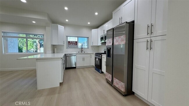 Foto del edificio - 310 E Providencia Ave