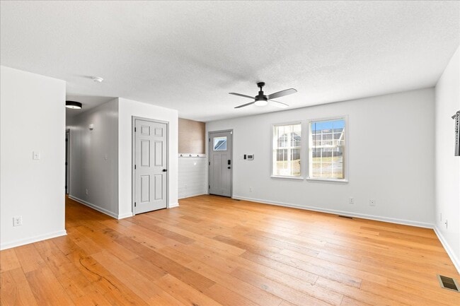 Foto del edificio - 259 Clover Cir