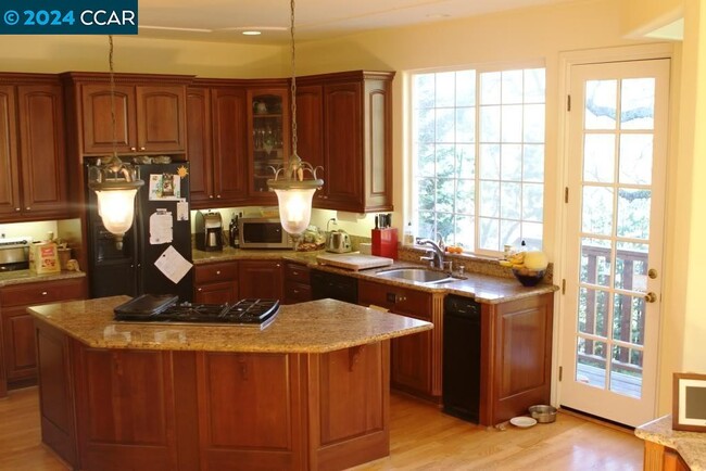 Building Photo - 1364 Laverock Ln